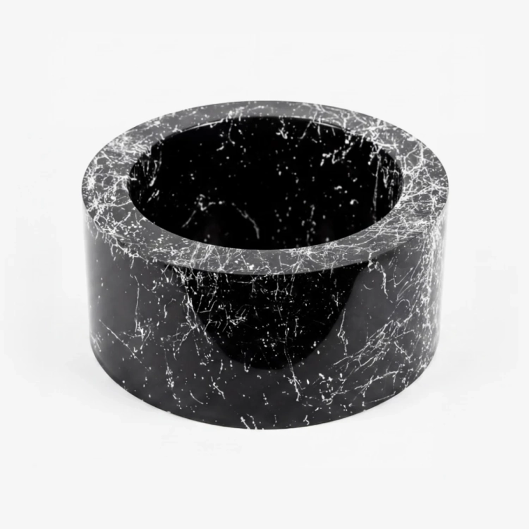 Okrągła doniczka we wzorze czarnego marmuru 23 × 11 cm