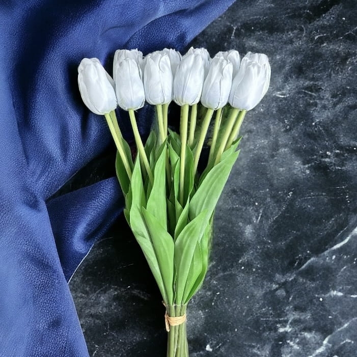 Bukiet sztucznych tulipanów