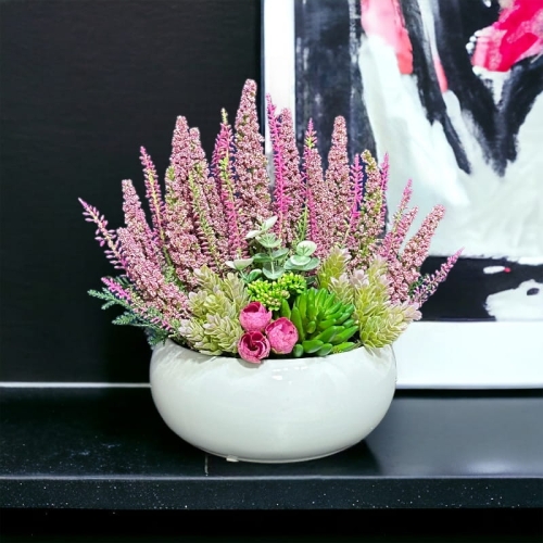 Kompozycja z wrzosów w ceramicznej misie 