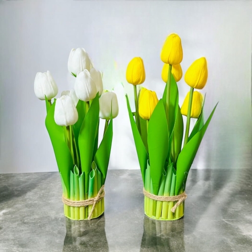 Kompozycja sztucznych tulipanów  