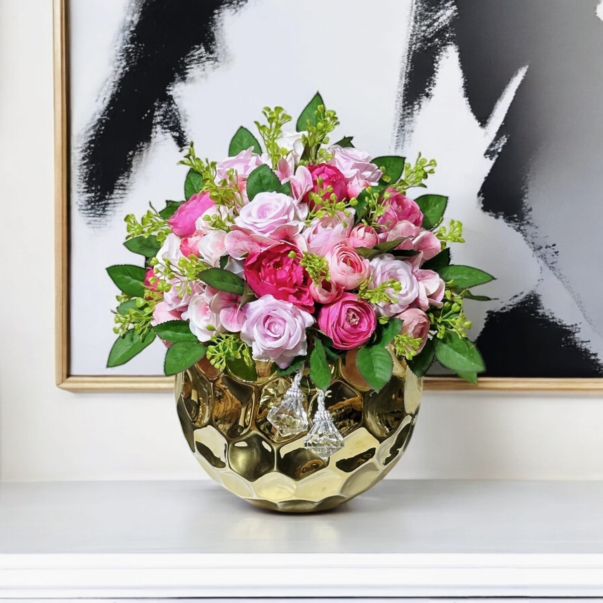 Kompozycja kwiatowa w ceramicznej doniczce