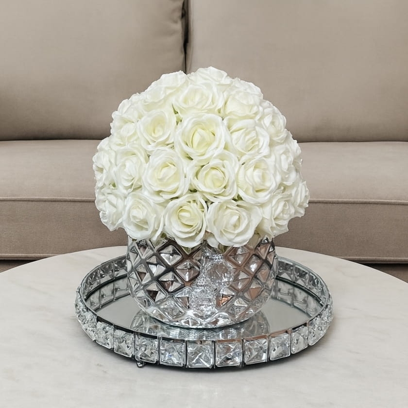 Kompozycja kwiatowa w kolorze białym