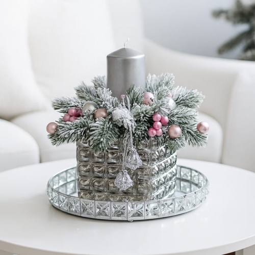 Stroik świąteczny bożonarodzeniowy ze świecą