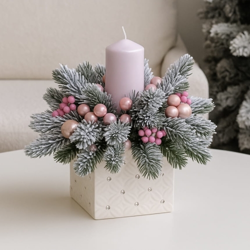 Stroik świąteczny bożonarodzeniowy ze świecą