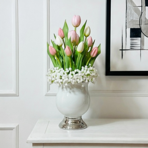 Kompozycja z silikonowych tulipanów w doniczce 