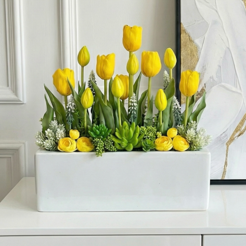Silikonowe tulipany, wiosenna kompozycja