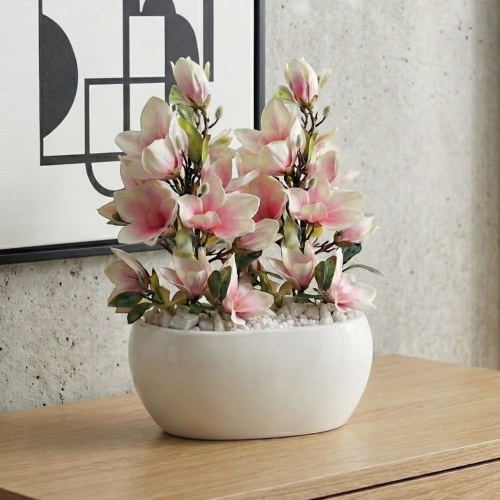 Sztuczna magnolia w doniczce