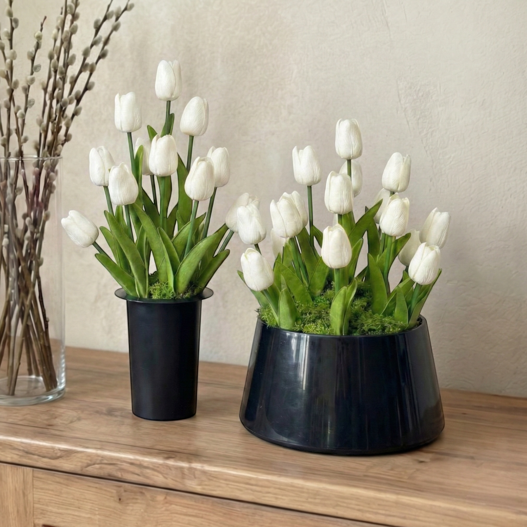 stroik na cmentarz, wiosenna kompozycja z tulipanów