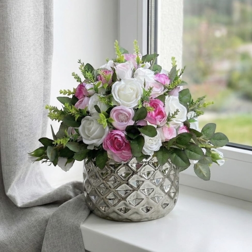 Kompozycja kwiatowa doniczce  