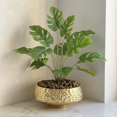 Sztuczna monstera w donicy