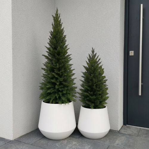 Sztuczna tuja w donicy