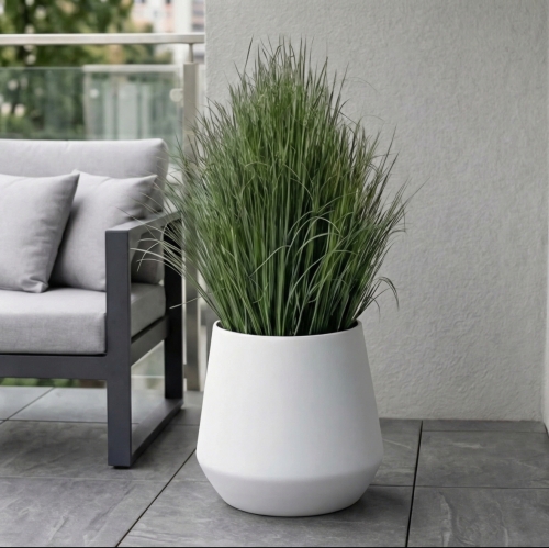 Sztuczny trawa w donicy