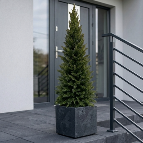 Sztuczna tuja w doniczce 