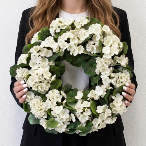 Wianek na drzwi z pelargonii 