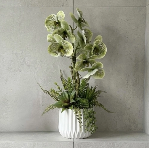 Sztuczna storczyk w doniczce 