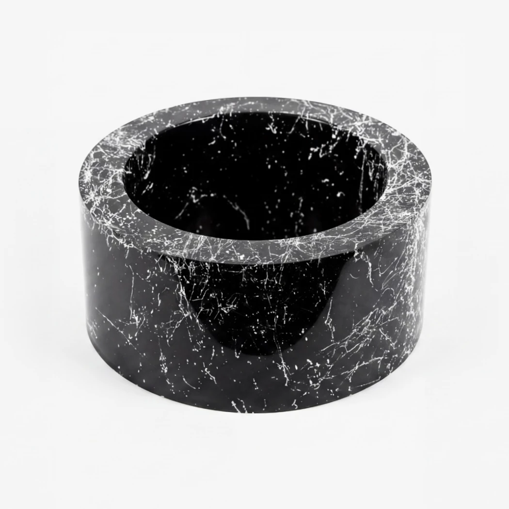 Okrągła doniczka we wzorze czarnego marmuru 23 × 11 cm